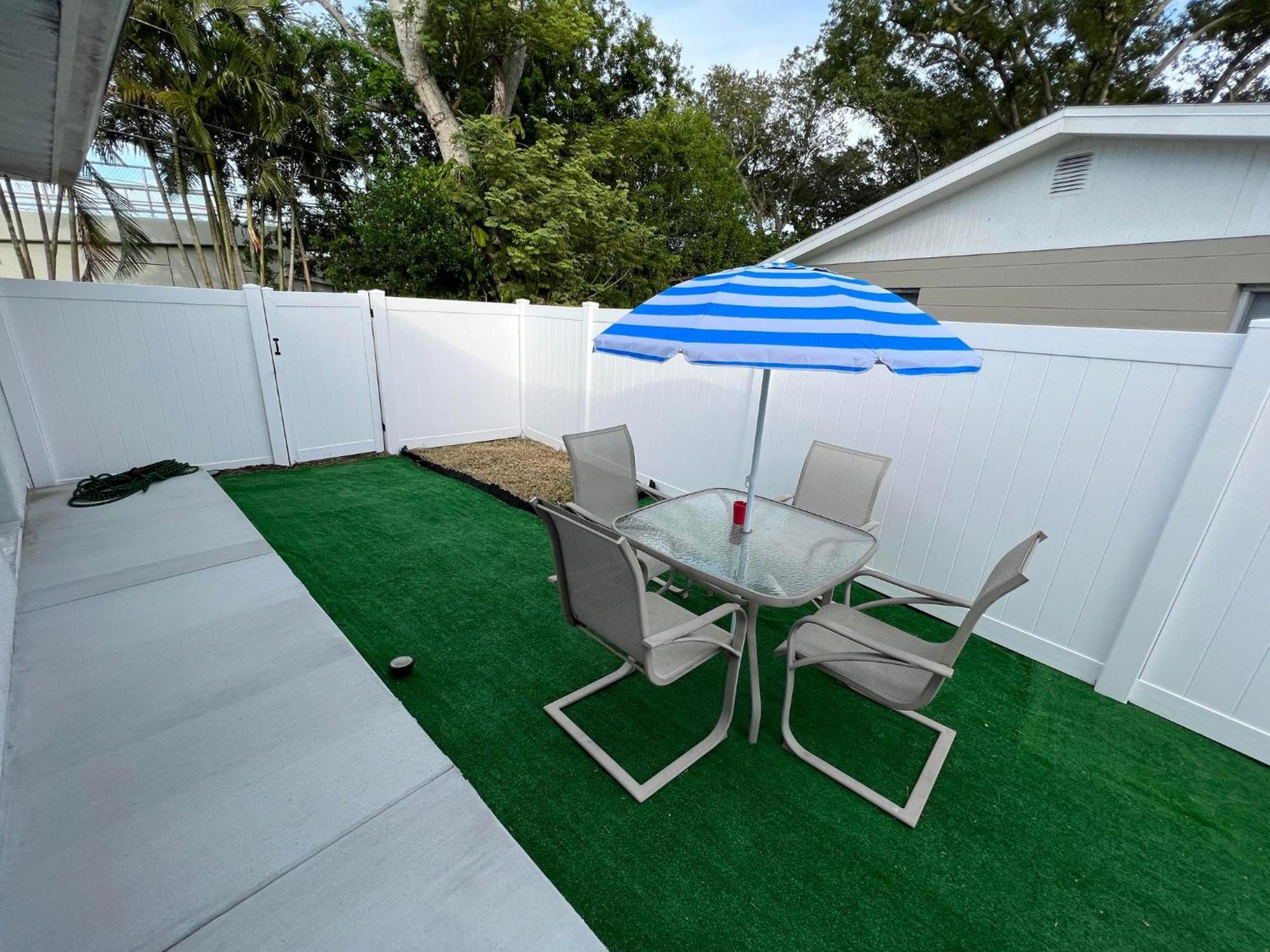 Cozy Private Studio W/Own Yard - 3Mi From Beach Seminole Exterior foto